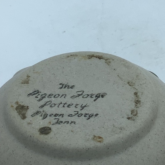 Pigeon Forge Pottery Creamer and Sugar - Picture 8 of 9